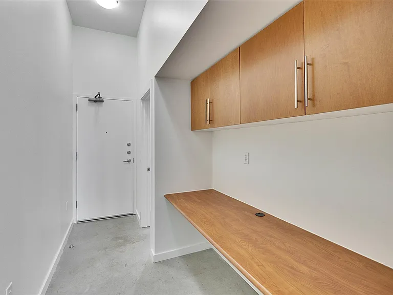 2235 E 6th St #406 — Photo 3