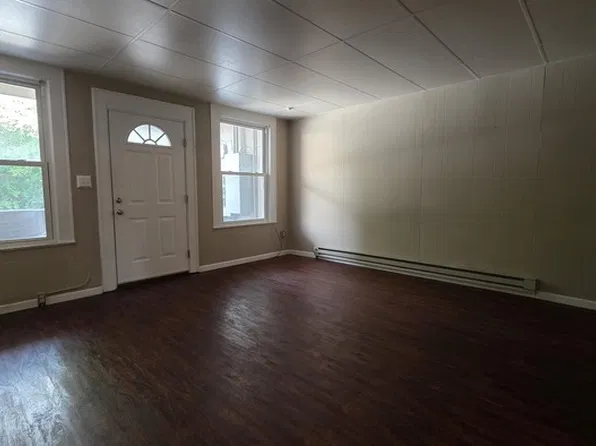 302 W Main St APT 1, Johnson City, TN 37604