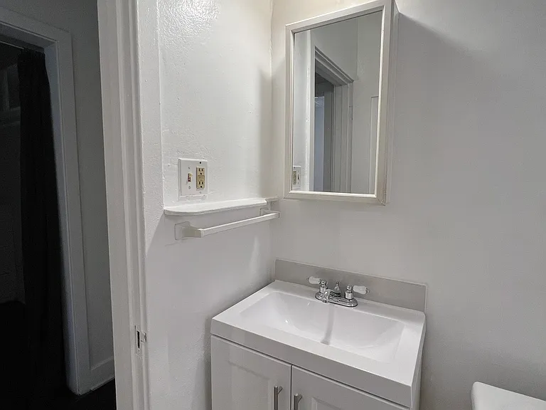 4604 Los Feliz Blvd #202 — Photo 24