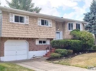 63 Todd Ct, Huntington Station, NY
