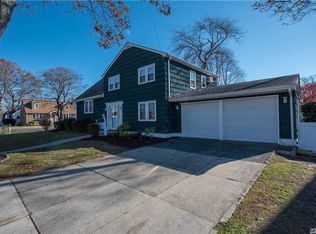 756 Carlton Rd, West Babylon, NY 11704