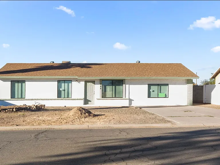 944 W Calle Tuberia — Photo 2