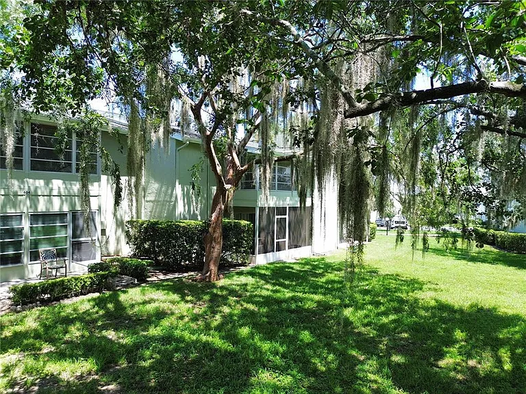 600 Fairways Cir #B — Photo 20