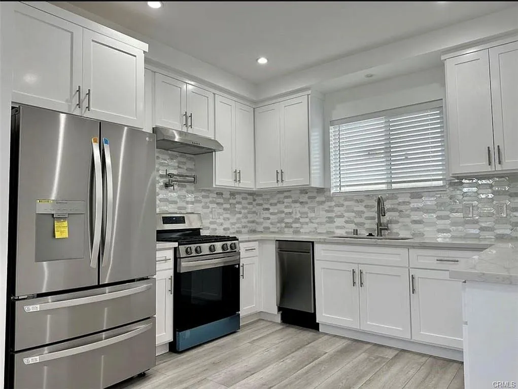 4 bed, 1750 sqft, $3,755 — Photo 4