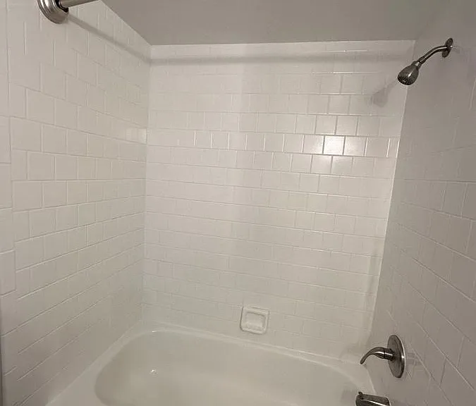 1125 Light St #B — Photo 12