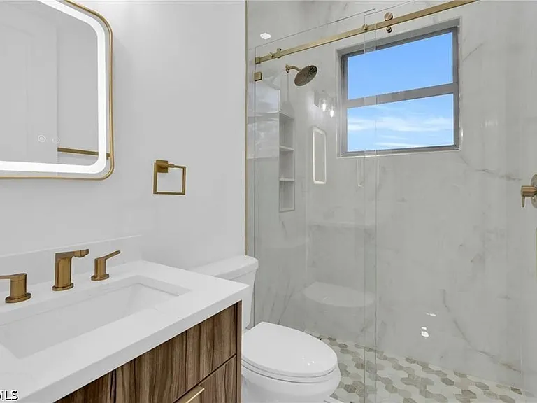 1601 Clark Ave — Photo 23