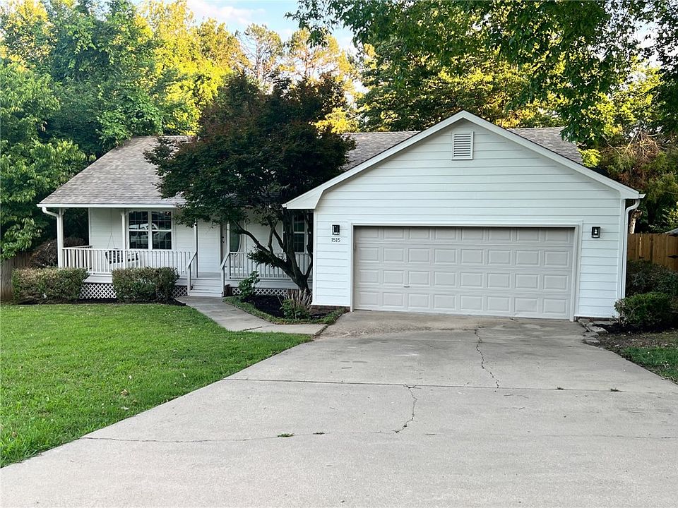 1st image of 1515 E Cardinal Dr