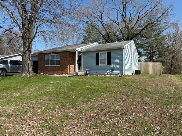 908 Imperial Dr, Olney, IL 62450