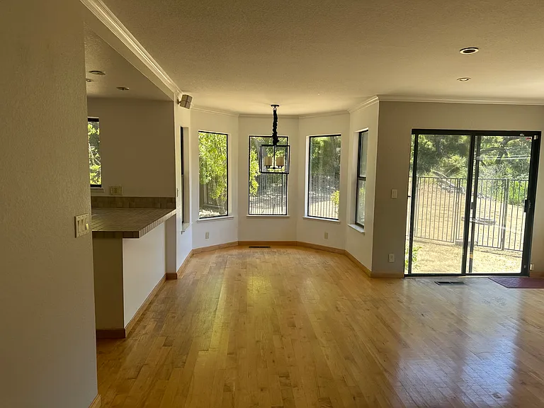 3130 E Laurel Creek Rd — Photo 5