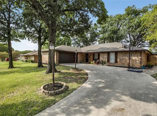 821 Skylark Dr, Denton, TX 76205