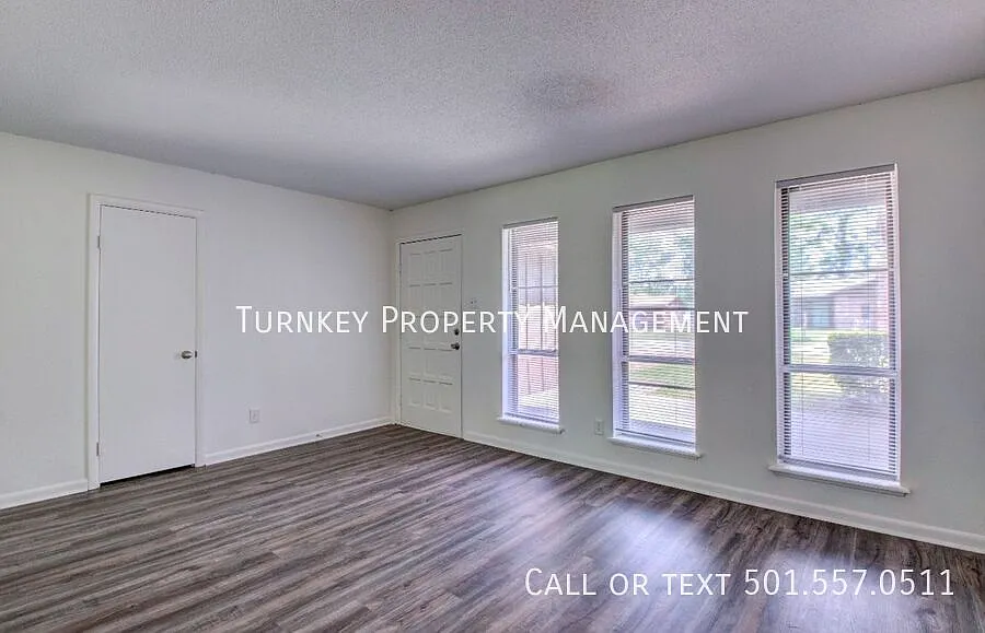 1301 Stafford Rd — Photo 4