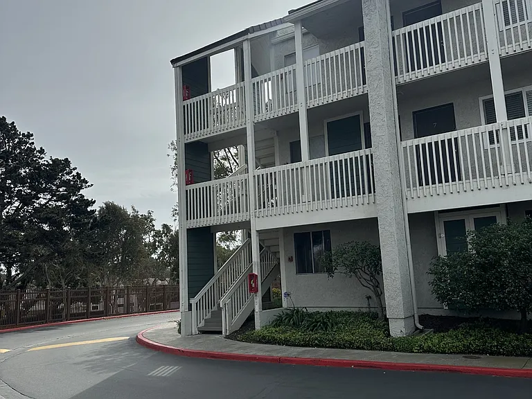 201 S Ventura Rd #6 — Photo 2