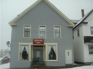 4 Houlton Rd, Island Falls, ME 04747