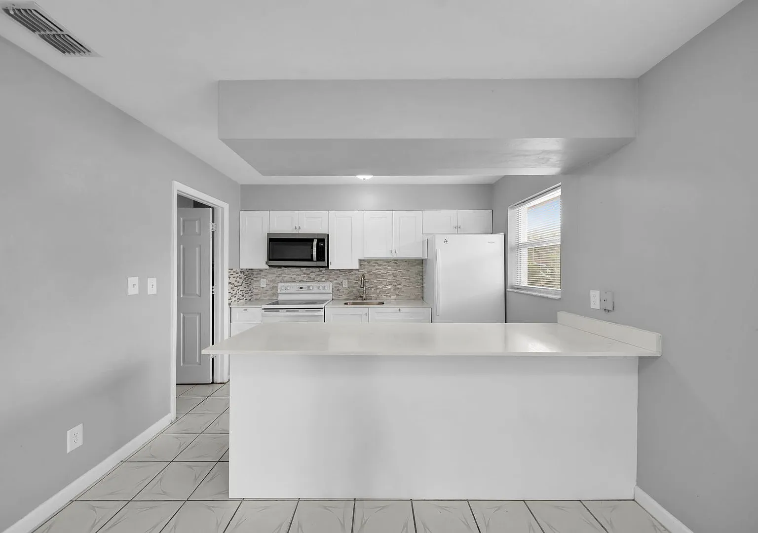 Unit D @ 15 SE 24th Ave — Photo 2
