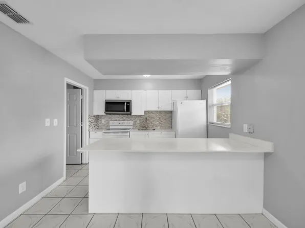15 SE 24th Ave APT D, Cape Coral, FL 33990