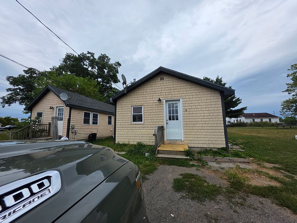 1st image of 4 Halet Ave #4
