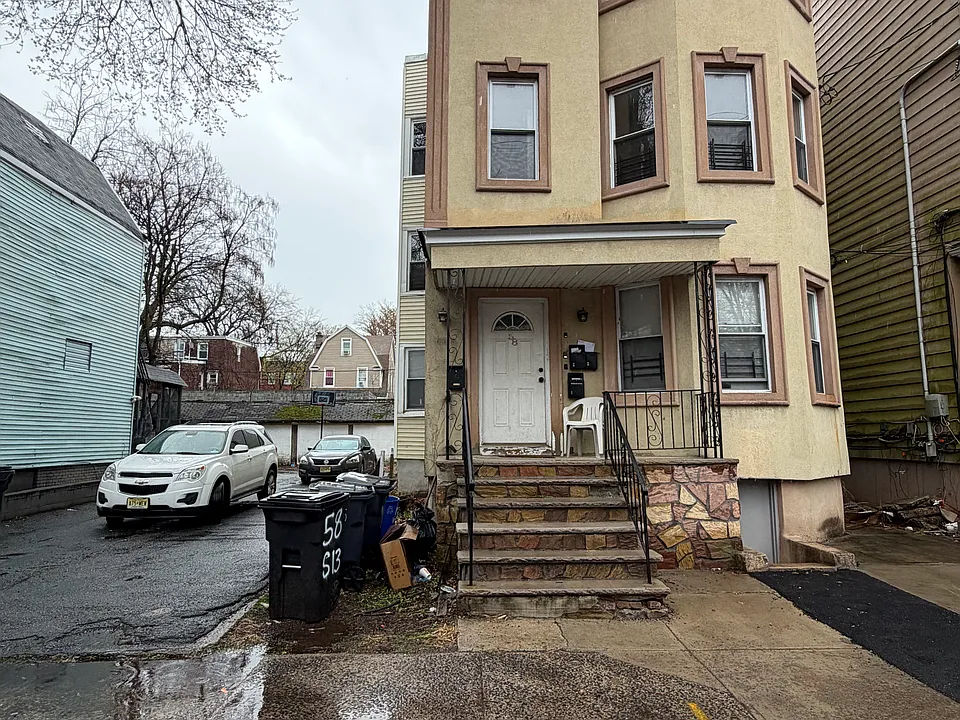 58 S 13th St #2