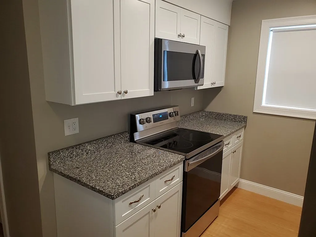 2 bed, 1.0 bath, 900 sqft, $2,750 — Photo 2