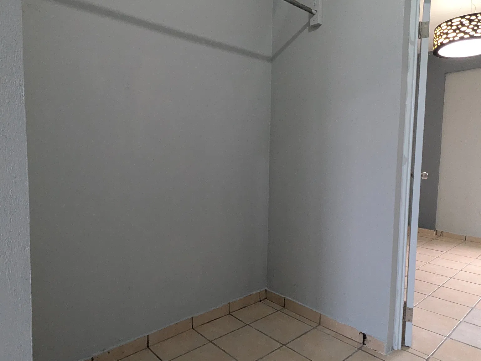 2 bed, $1,000 — Photo 4