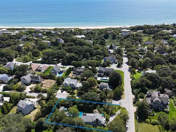 https://photos.zillowstatic.com/fp/8889728d2984fac356c124e19e6d0f35-p_e.webp