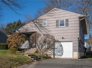 8 Hilldale Rd, West Hartford, CT 06117