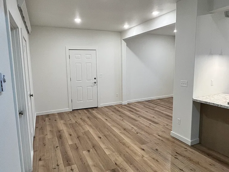 1404 Windsor Dr #A — Photo 9