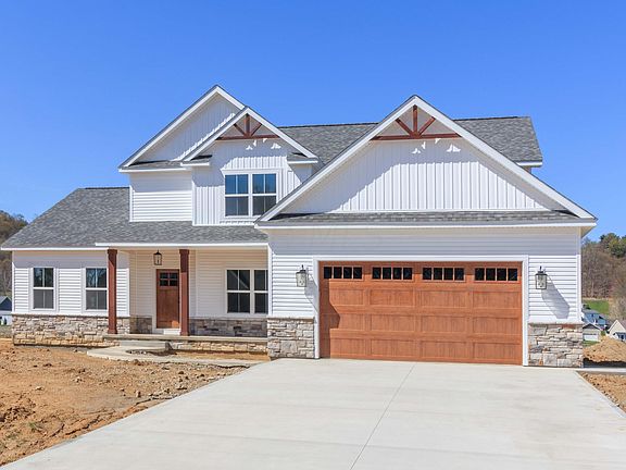 3rd image of 806 Mandy Ln