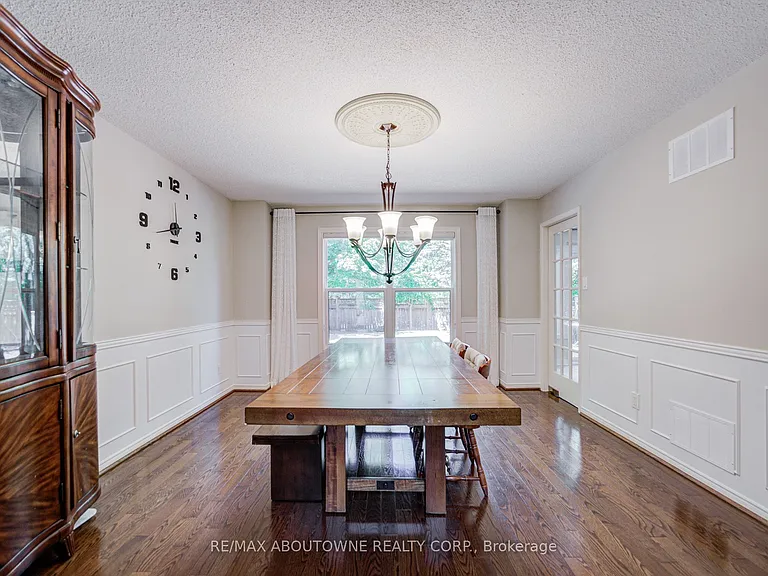 1273 Blackthorn Pl — Photo 16