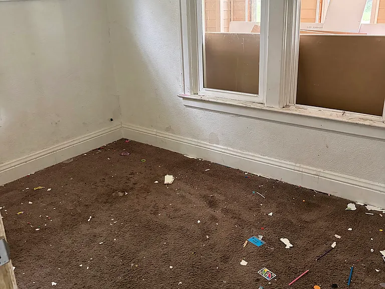 2410 N Ellis St — Photo 6
