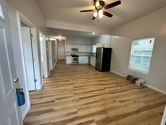 4th image of 704 Washington Ave