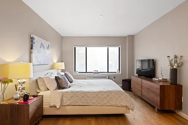Sold by Compass | media 5