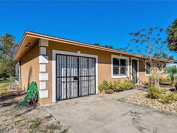 3rd image of 3808 Mohawk Dr