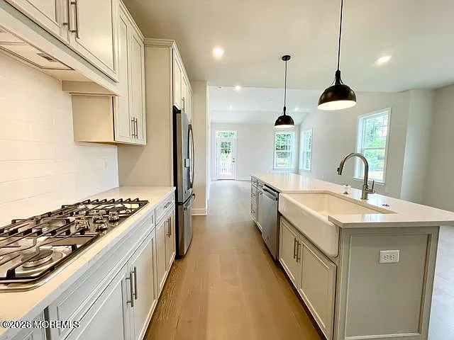 1 Beach Ct — Photo 8