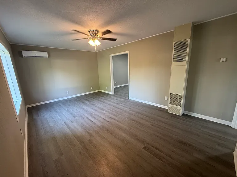 1606 S Aberdeen St — Photo 5