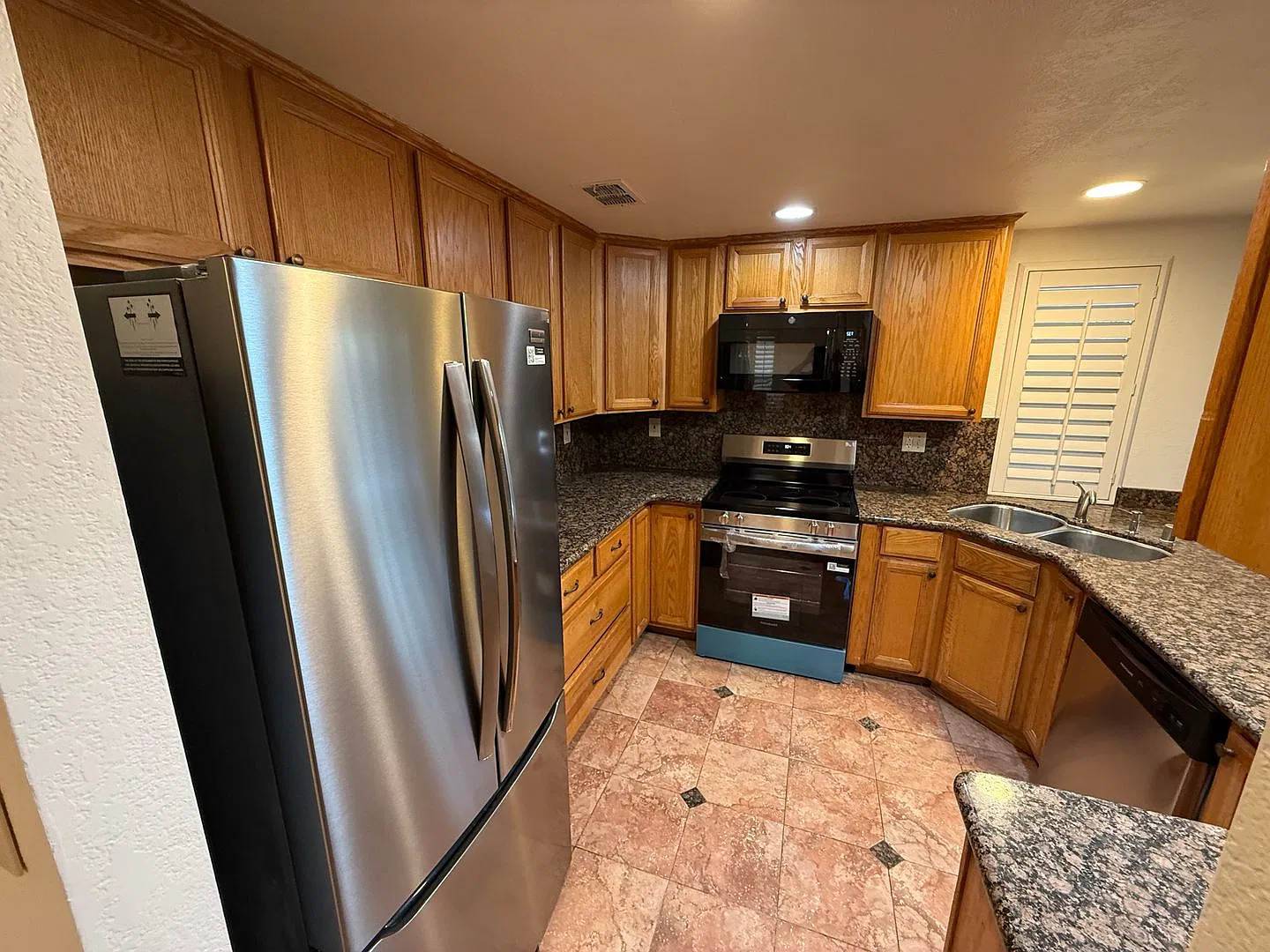 4bed | 2bath | 1595 SF | 2 Car Garage | Single Story | Tenant pays $175 monthly for WS&G — Photo 4