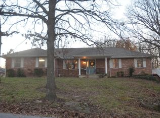 1301 N Pine St, Marshfield, MO 65706