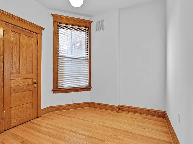 1417 W Belle Plaine Ave #2 — Photo 3