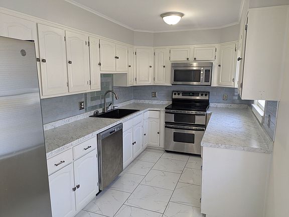 3rd image of 2707 Reynolda Rd APT C3