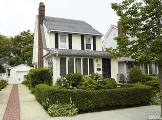 4512 169th St, Flushing, NY 11358
