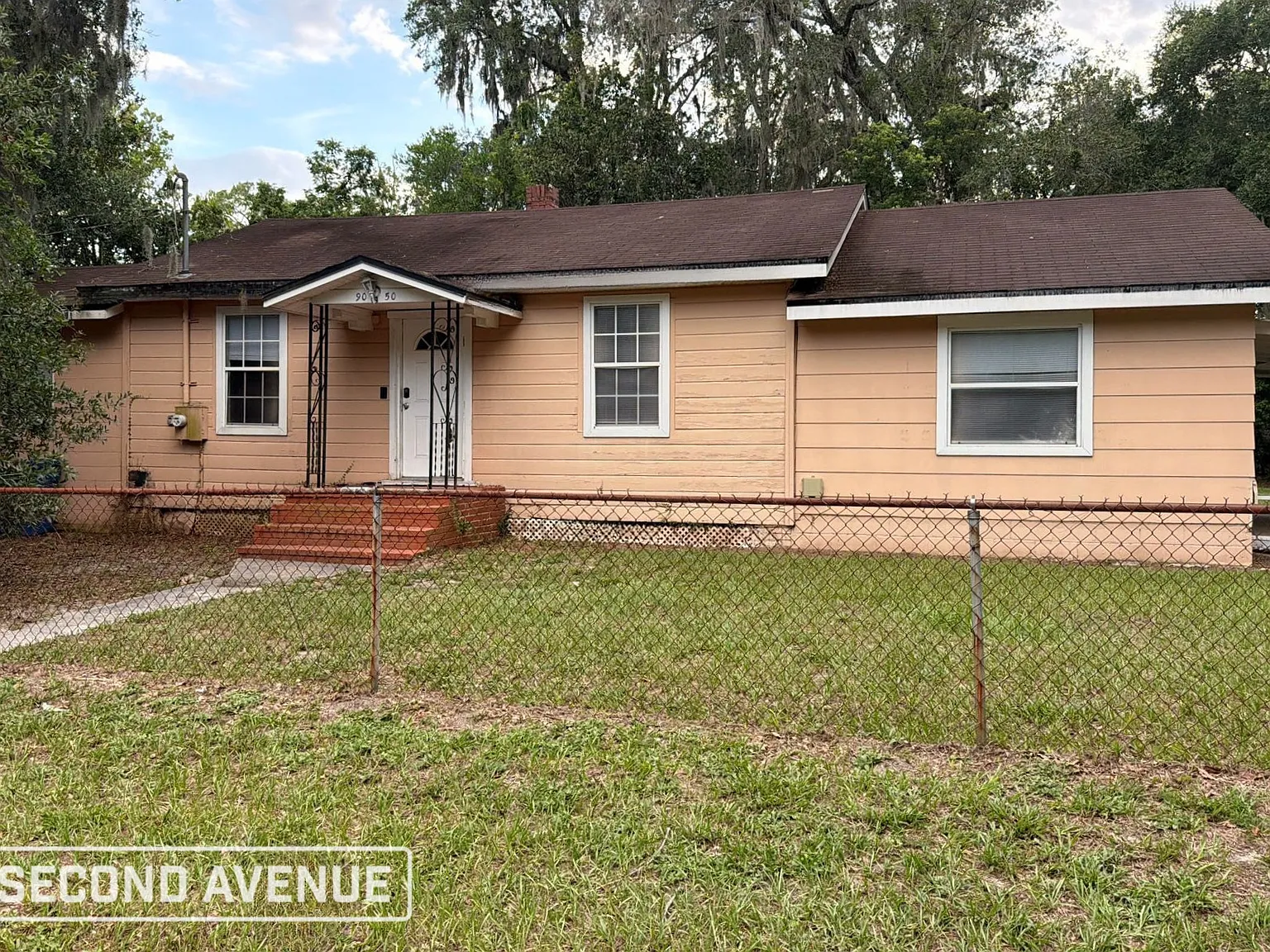 3 bed, 2.0 bath, 1220 sqft, $1,019 — Photo 1