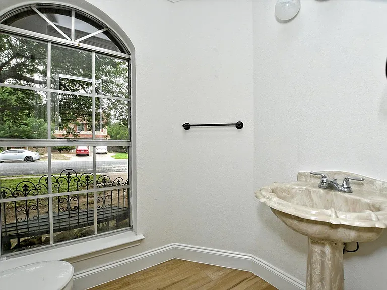 17607 Klamath Falls Dr — Photo 24