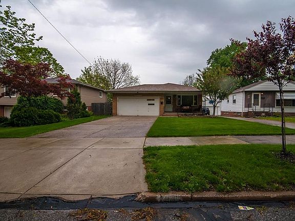 3rd image of 3434 Alden Dr