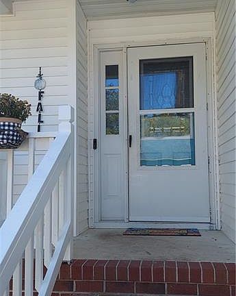 3rd image of 222 Abingdon Cir