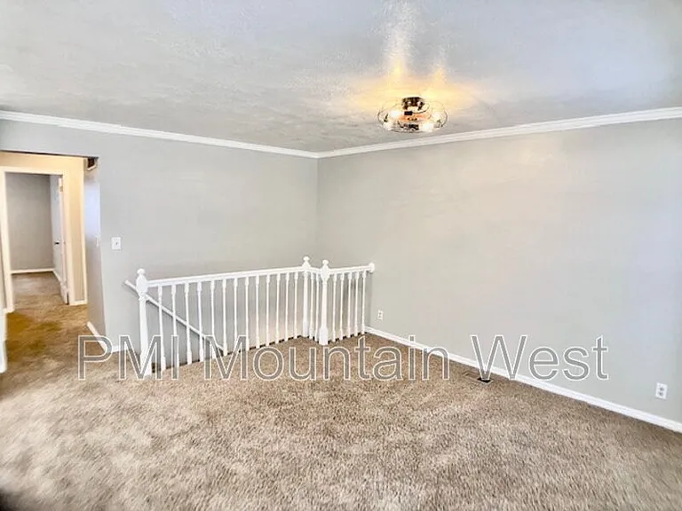 567 N 200 E #3 — Photo 4