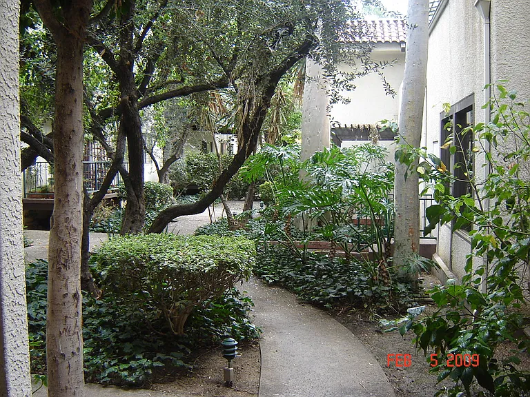 5460 White Oak Ave #K208 — Photo 30