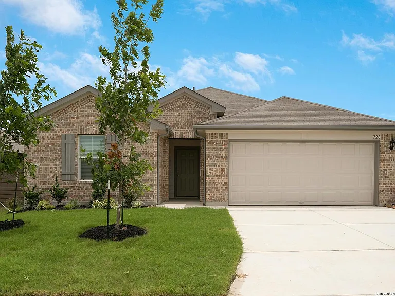 728 Armadillo Dr — Photo 2