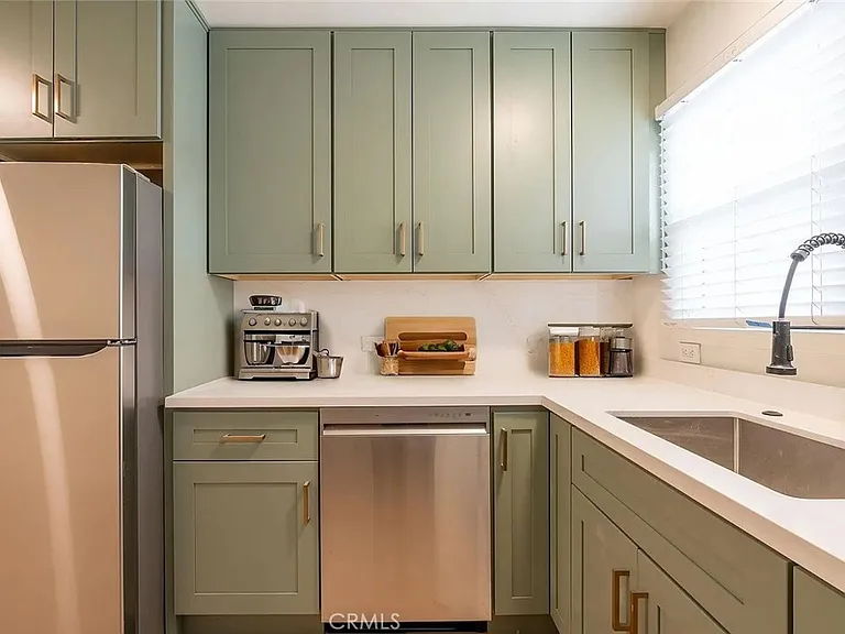4222 Ventura Canyon Ave — Photo 3