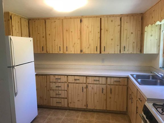 Kitchen with Fridge Freezer