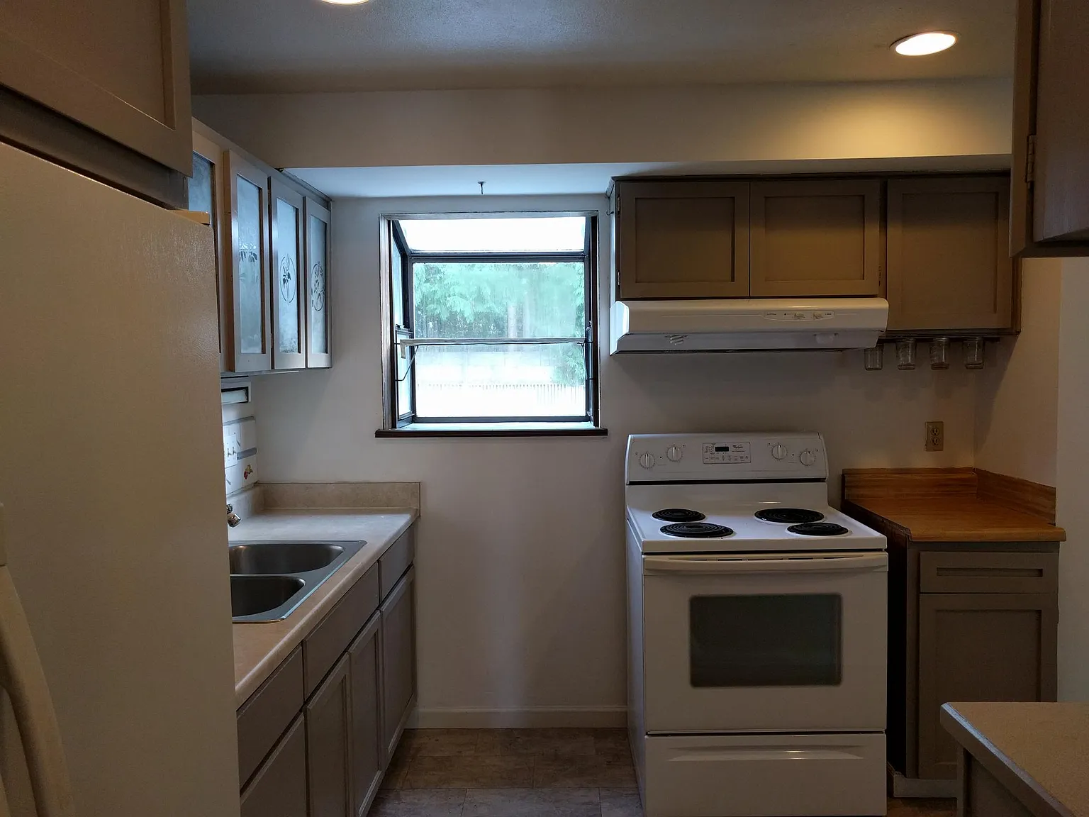 3 bed, 1220 sqft, $2,470 — Photo 4
