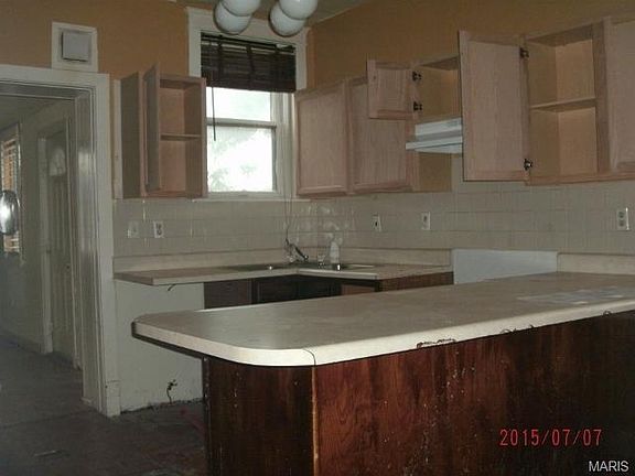 4th image of 4274 San Francisco Ave